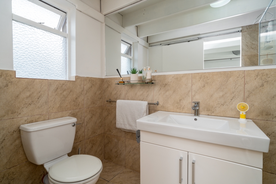 To Let 1 Bedroom Property for Rent in Fish Hoek Western Cape